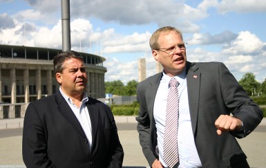 Robert Drewnicki und Sigmar Gabriel