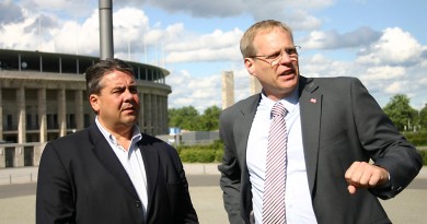 Robert Drewnicki und Sigmar Gabriel