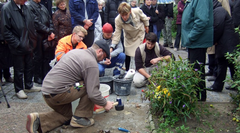 Stolpersteinverlegung 15.10.2013, Bild 1