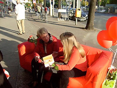 Rotes Sofa 2009 mit Petra Merkel