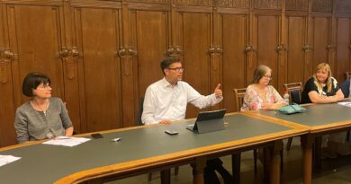 Staatssekretär Christian Hochgrebe zu Gast in der Abteilung
